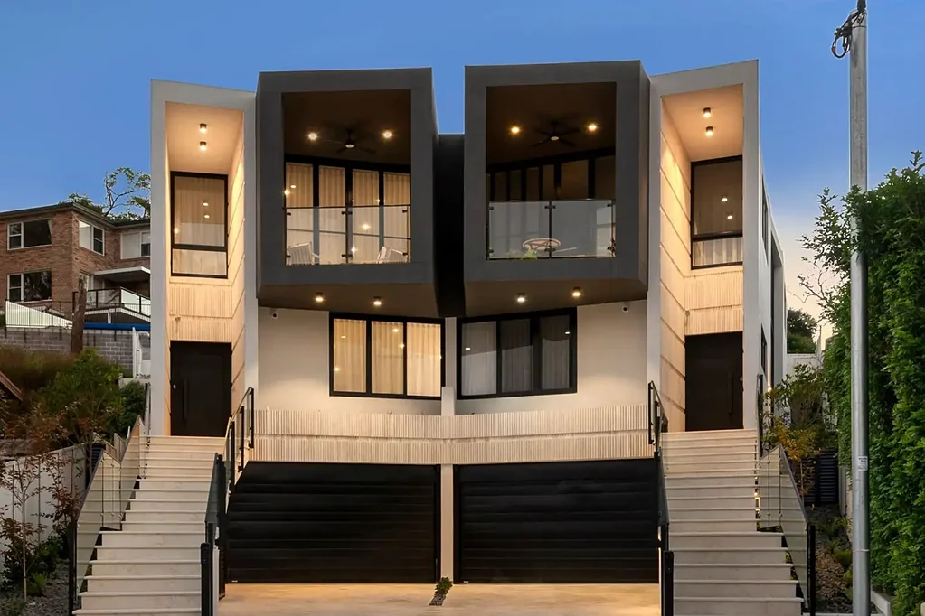Brand-New Luxury Duplex with Water Views