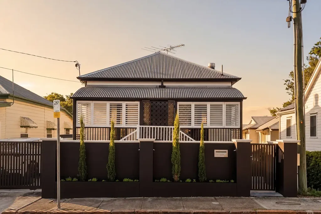 New Farm 4Zimmer (ARCHITECTURAL GRANDEUR + MODERN SOPHISTICATION IN THE HEART OF NEW FARM)