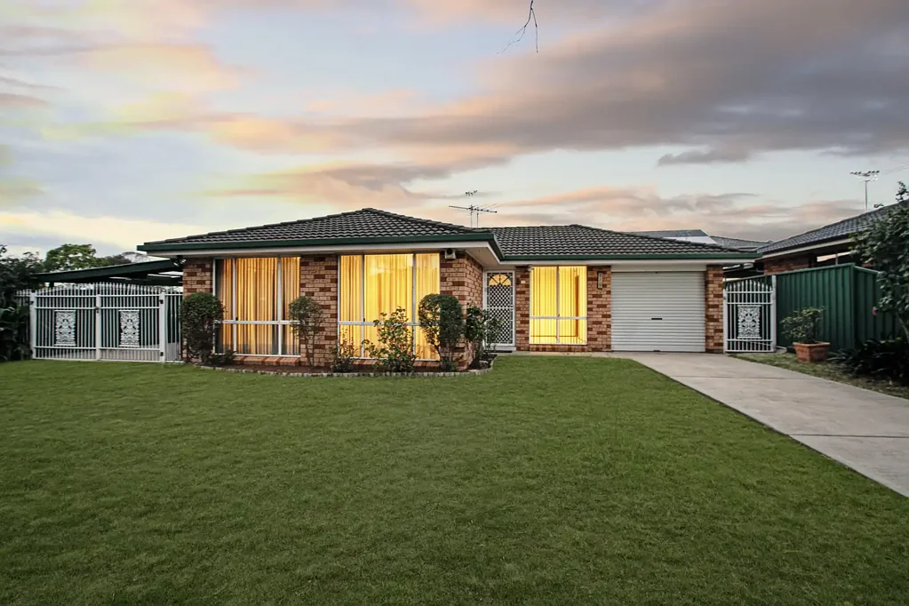 Hinchinbrook 4બેડરૂમ Spacious single level home with an entertainers backyard
