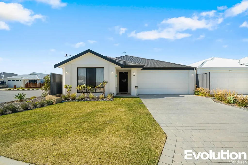28 Pennina Grove, Meadow Springs, WA 6210