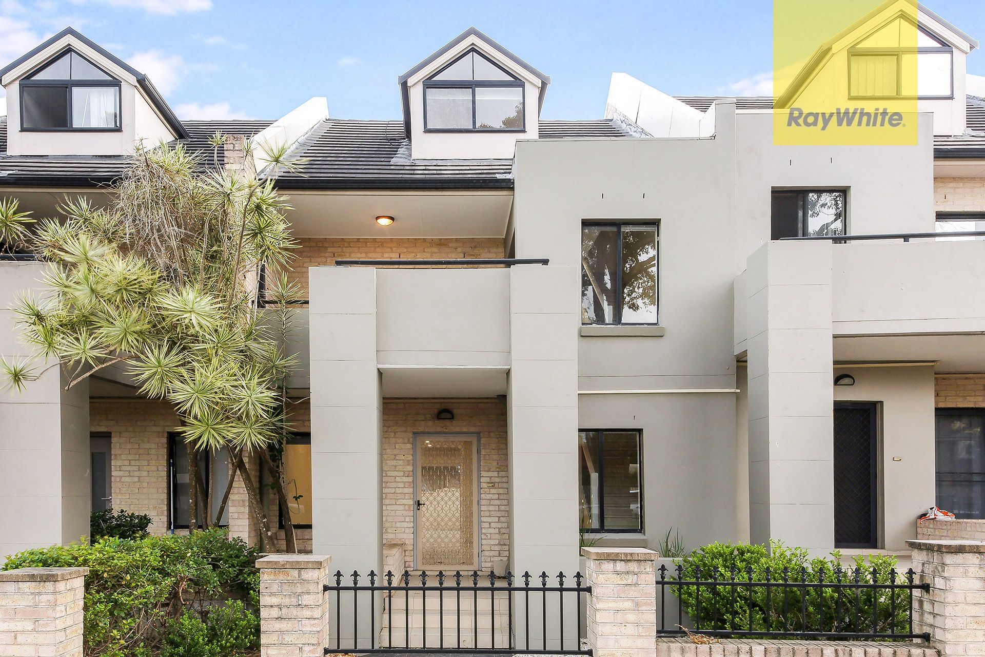 UNIT 6 1-3 PEGLER AV, SOUTH GRANVILLE NSW 2142, 0 rūma, 0 rūma horoi, Townhouse