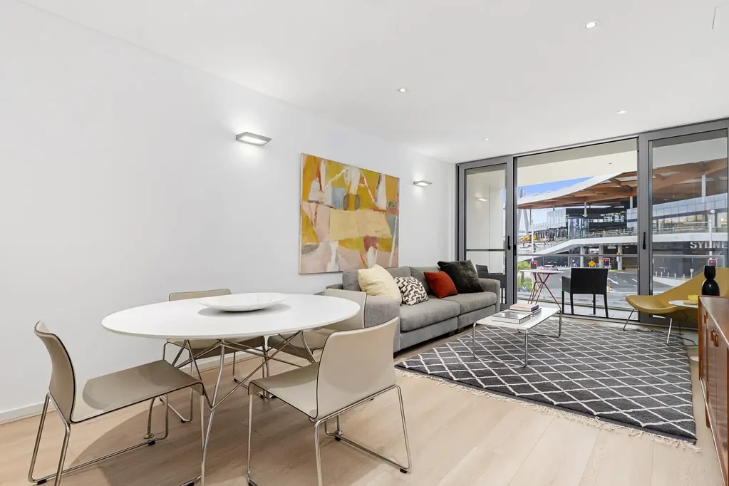 Glebe 1Phòng ngủ Contemporary, over-sized apartment in sought after inner harbour locale