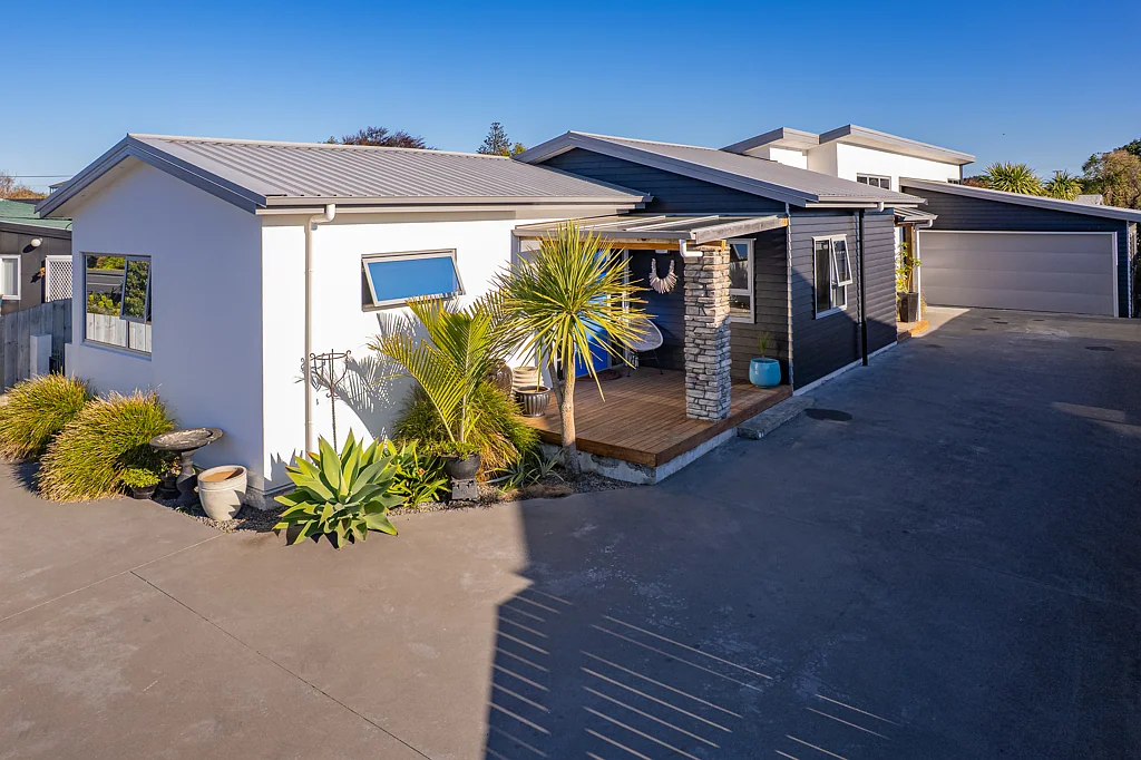 Castlecliff 4બેડરૂમ Modern coastal charm