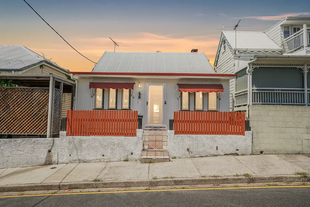 Charming renovated 2 bedroom house in West End!