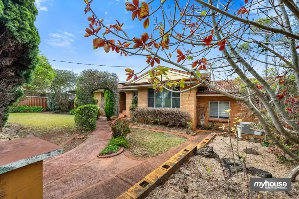 Drayton 4Kwarto Original One-Owner Home on an Exceptional 1,186m2 Block
