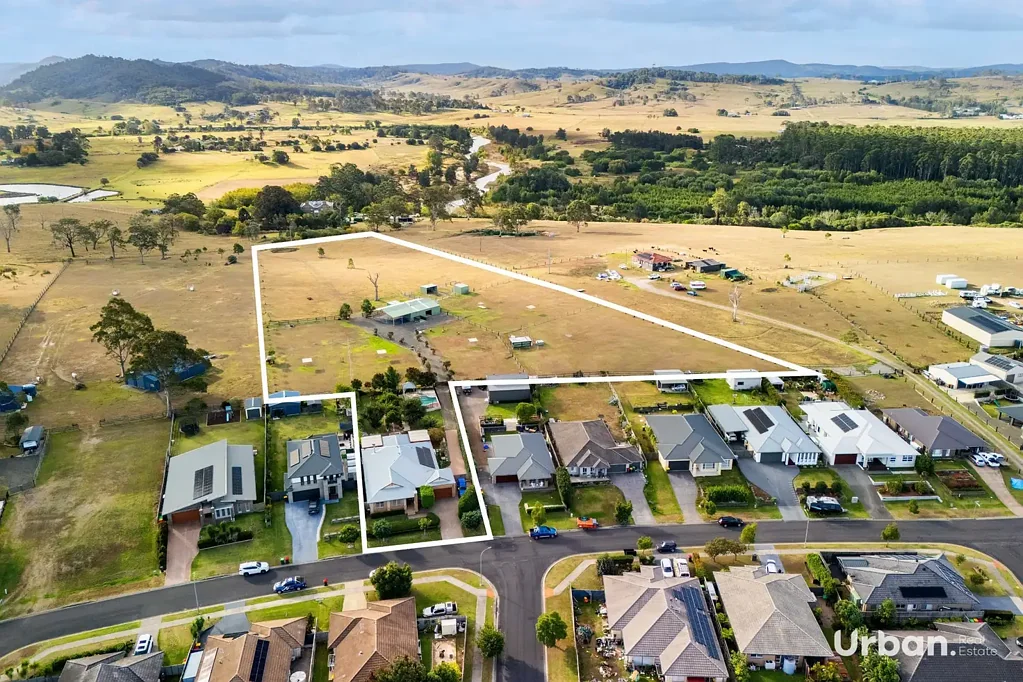 Aberglasslyn 4 Slaapkamer Refined Acreage Living with Resort-Style Entertaining & Equestrian Infrastructure