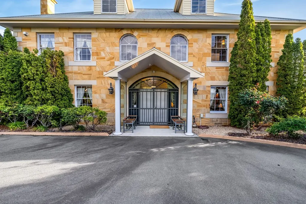 Otago 6 Bedroom A Statement in Sandstone