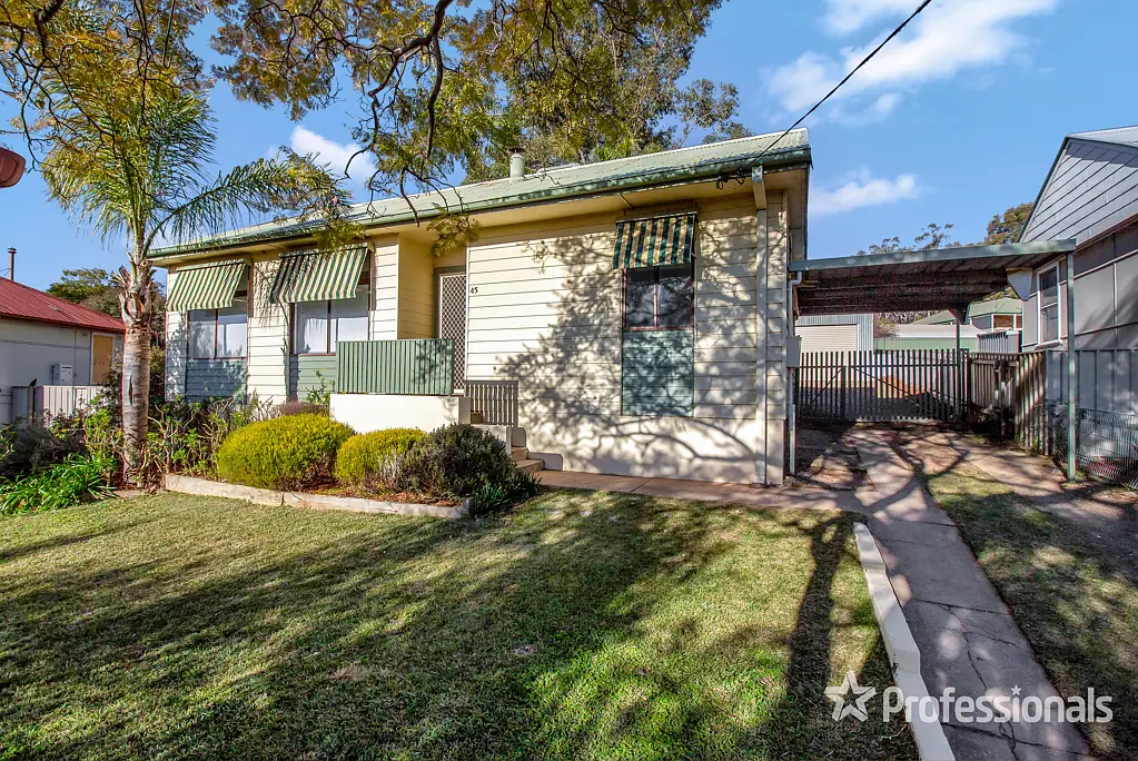45 Phillip Avenue, Mount Austin, NSW 2650