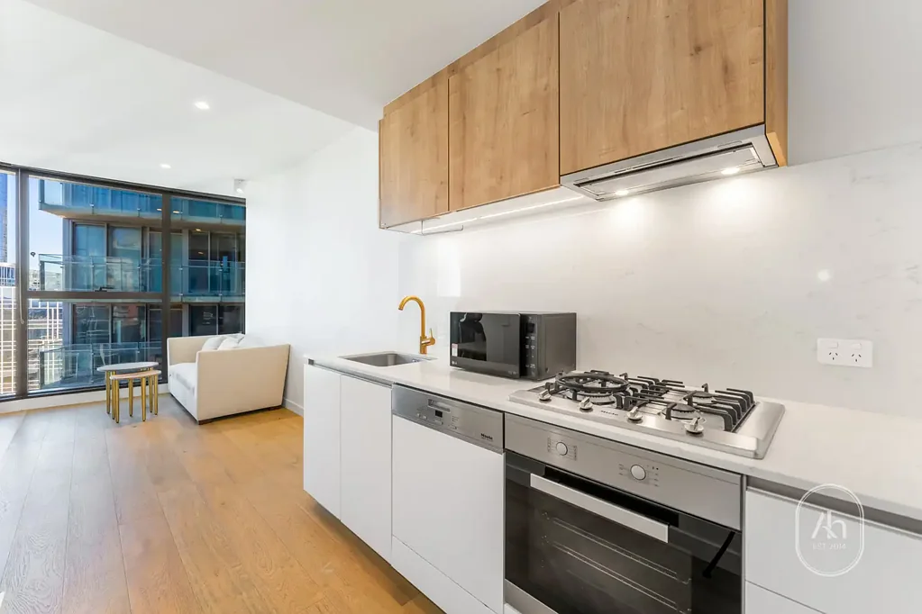 Fully Furnished 1-Bedroom Apartment in Prime Melbourne CBD Location