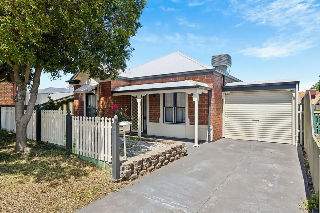 32 Featherstone Circuit, Greenwith, SA 5125
