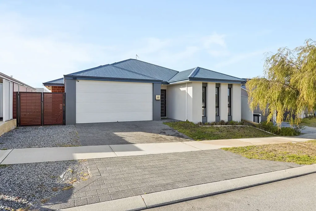 Eglinton 3침실 Coastal Living Without Compromise