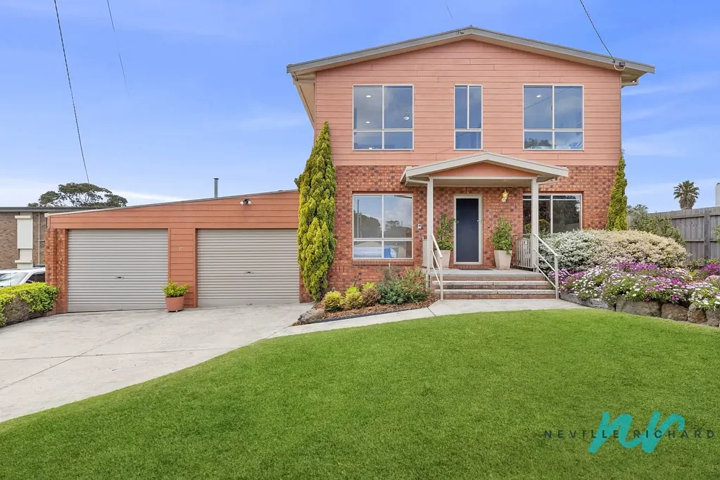 St Leonards 4ਬੈੱਡਰੂਮ Charming Coastal Retreat - Short Walk to the Shops & Beach