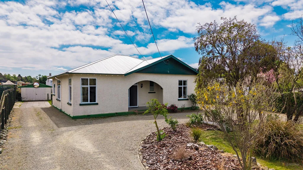 Waimate 4ਬੈੱਡਰੂਮ Spacious family living with excellent shedding and potential