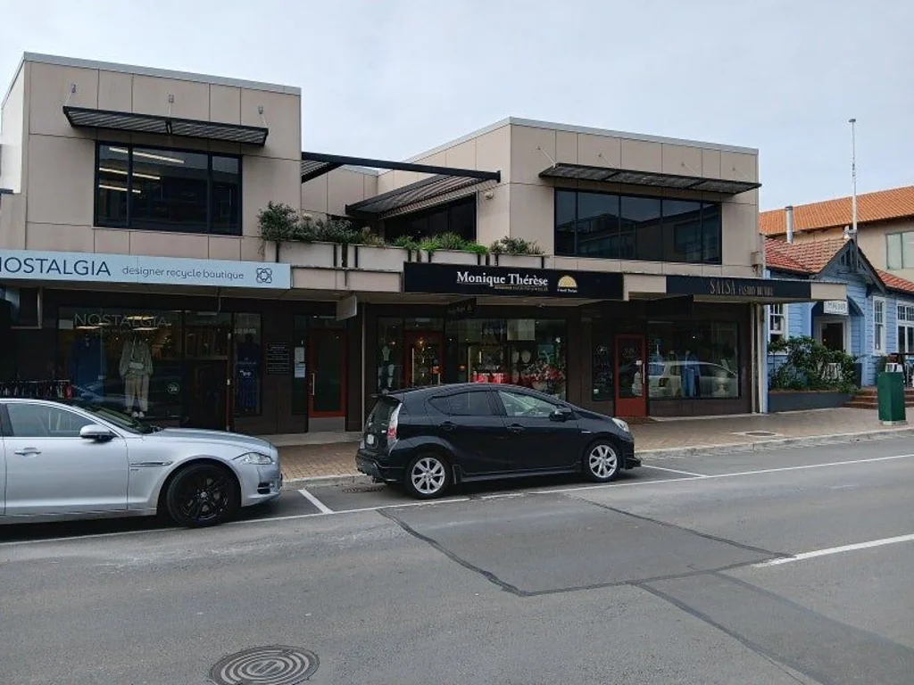 Havelock North Light filled, Havelock North Office