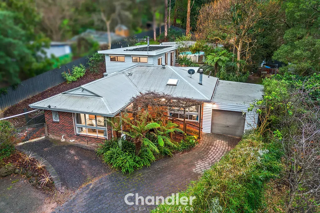 Upwey 5 Bedroom The Ultimate Family Home – Two Levels of Flexible Living