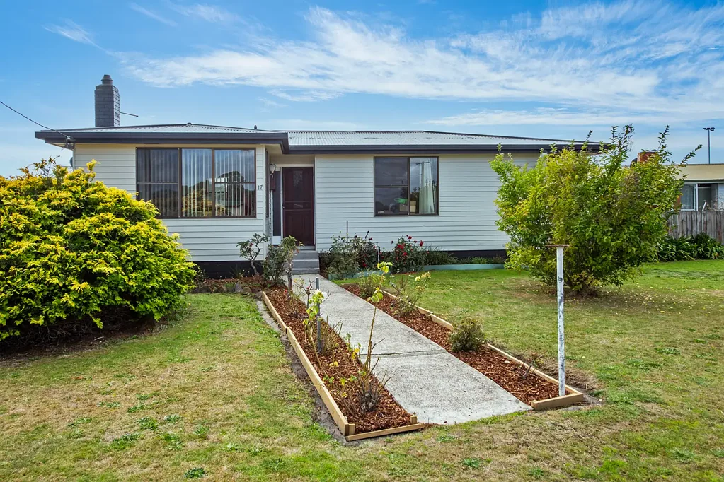 17 Hellyer Street, Smithton, TAS 7330