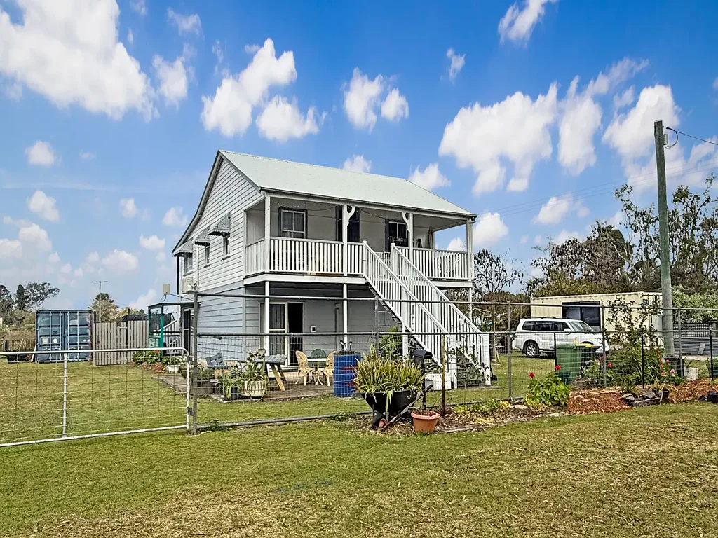 Toogoolawah 4部屋 Exceptional Triple Living Opportunity with Creek Views