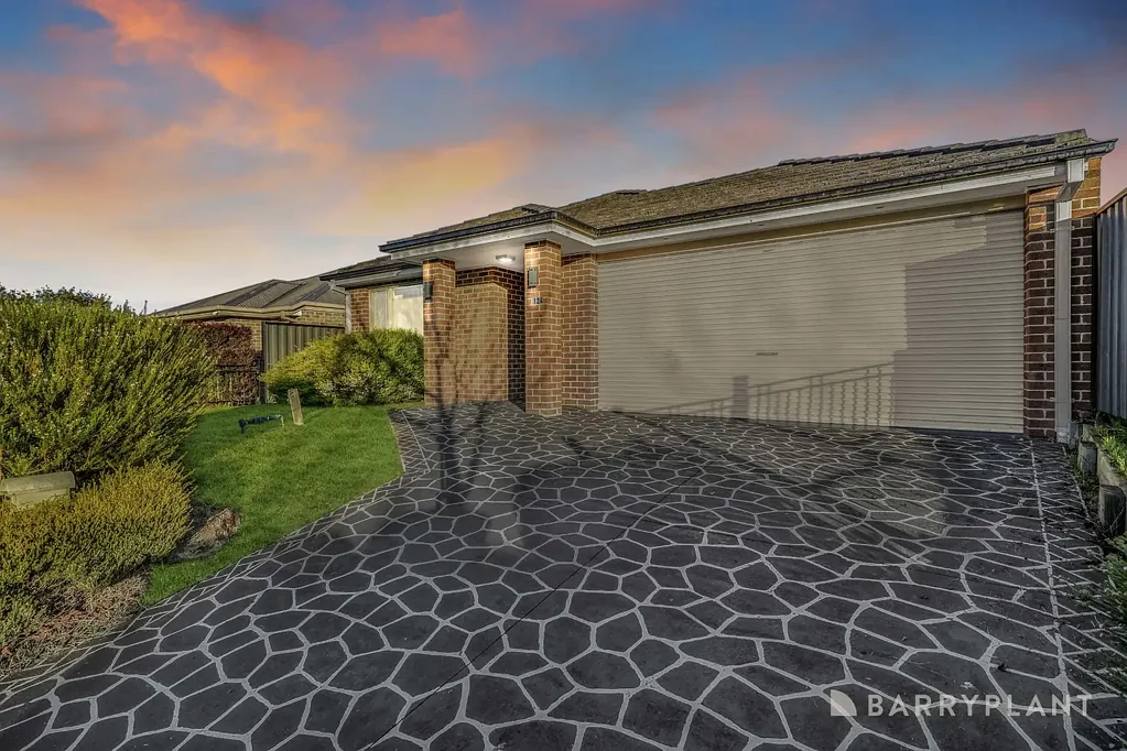 124 Windermere Boulevard, Pakenham, VIC 3810