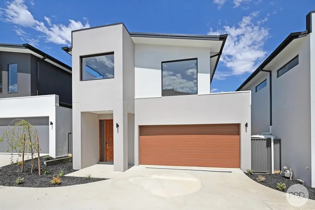Ballarat East 3房  Near New 3 Bedroom, 2 Bathroom Executive Townhouse Built by Hudson Ridge