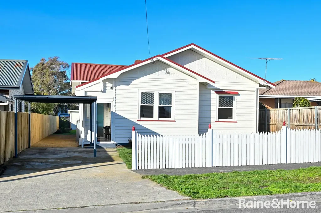 Moonah 3 Slaapkamer Character, Charm & Convenience in the Heart of Moonah