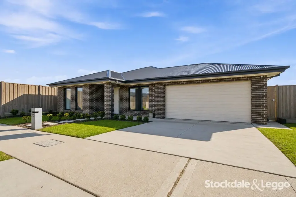 Traralgon 4બેડરૂમ Modern Family Living on an Exceptional 1,107m² Allotment