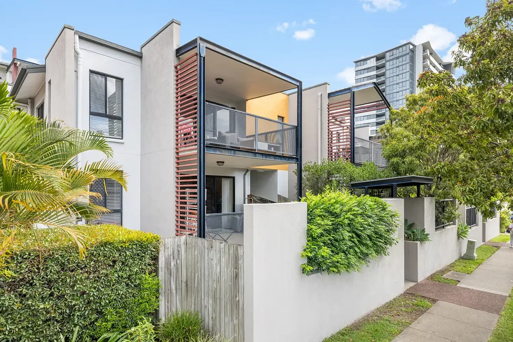 Coorparoo 3침실 Stylish Modern Living in a Prime Coorparoo Position