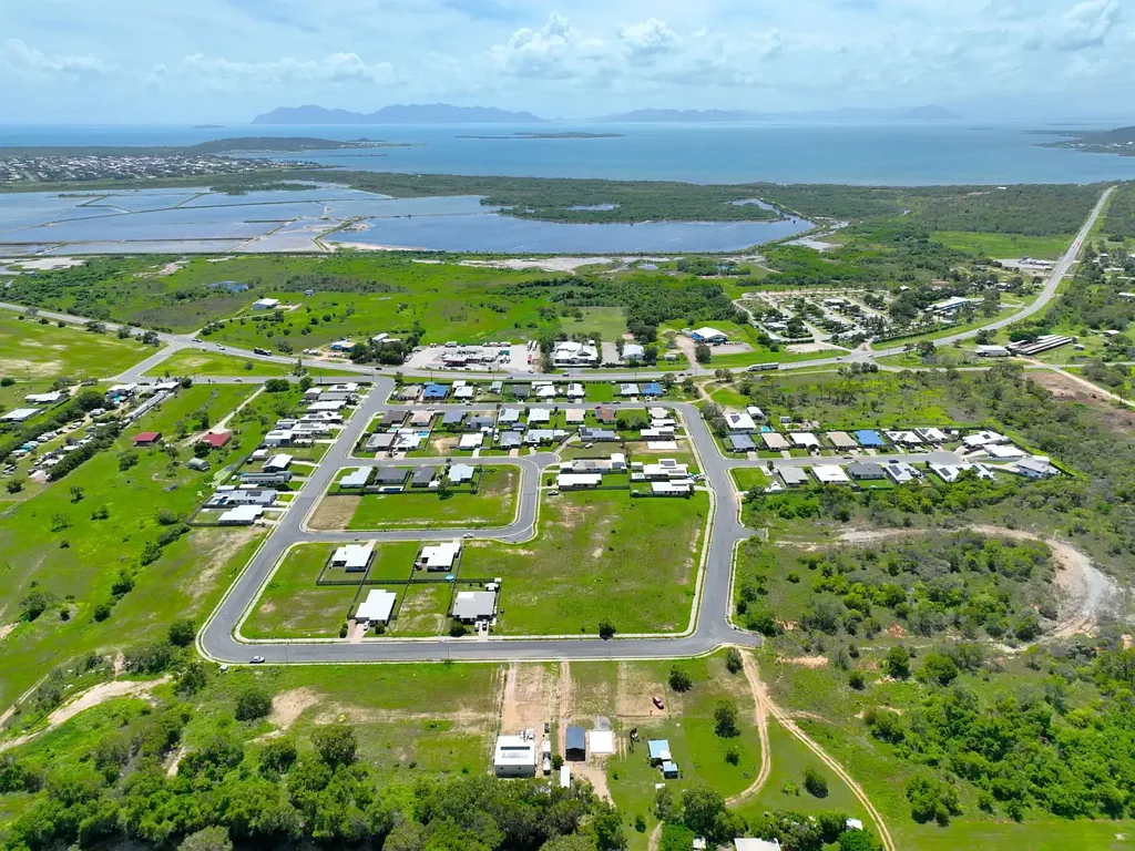 Bowen  WHITSUNDAY BREEZE ESTATE