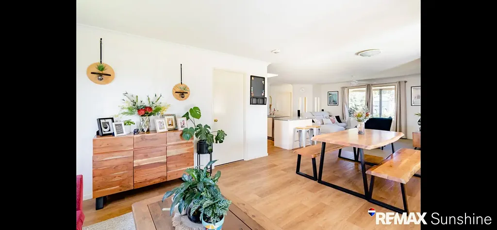 FOR LEASE - $800 PER WEEK