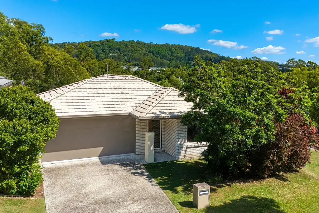 Pacific Pines 4ห้องนอน Peaceful, Elevated Living with Expansive Backyard