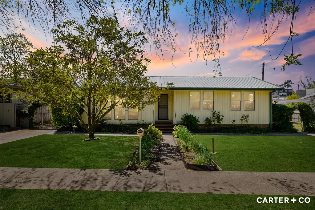 O'Connor 3ਬੈੱਡਰੂਮ Leafy O'Connor Living: Charming Three-Bedroom Home with Room to Grow