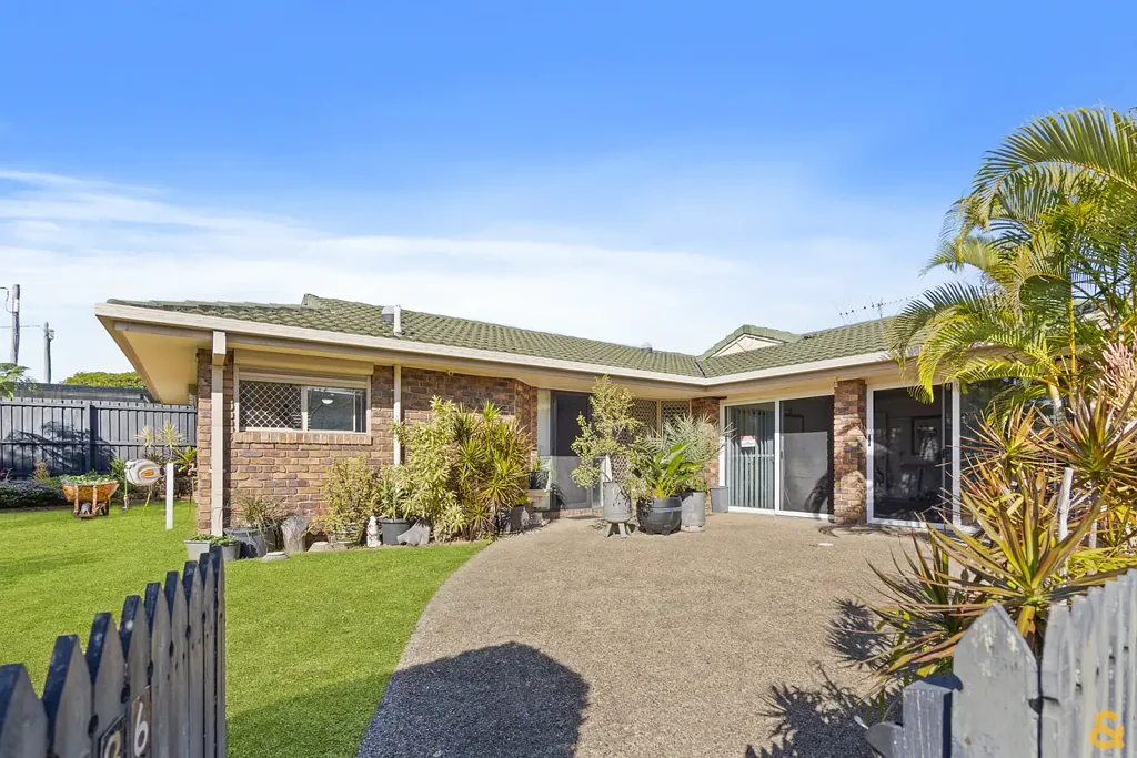 Wynnum West 4Moenga The Space You've Been Searching For - Live, Work & Entertain!
