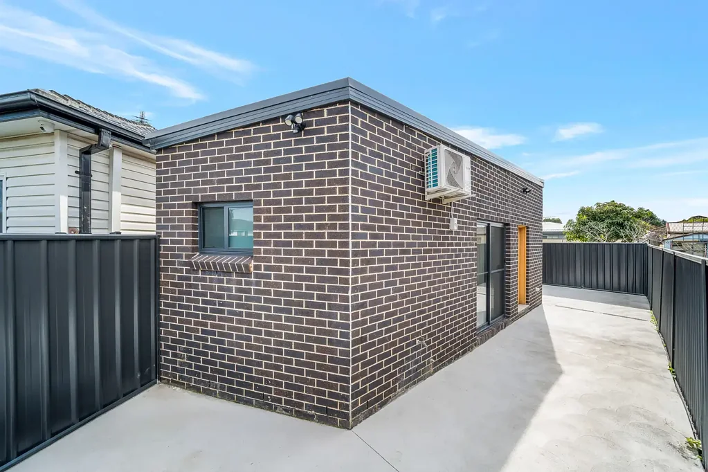 Immaculate 2-Bedroom Granny Flat in Convenient Liverpool Location