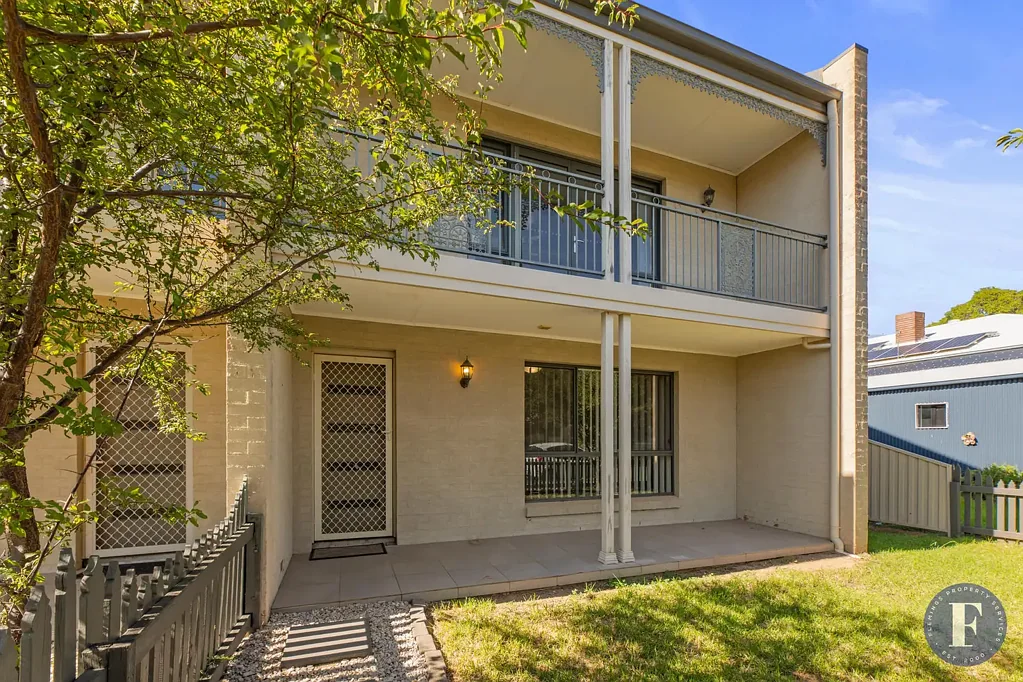Cootamundra 3Zimmer Low-Maintenance Townhouse in a Prime Central Location