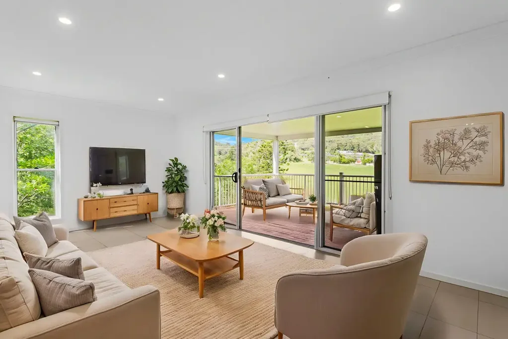 HIDDEN GEM IN MUDGEERABA – PERFECT FOR SMALL FAMILIES & PROFESSIONALS