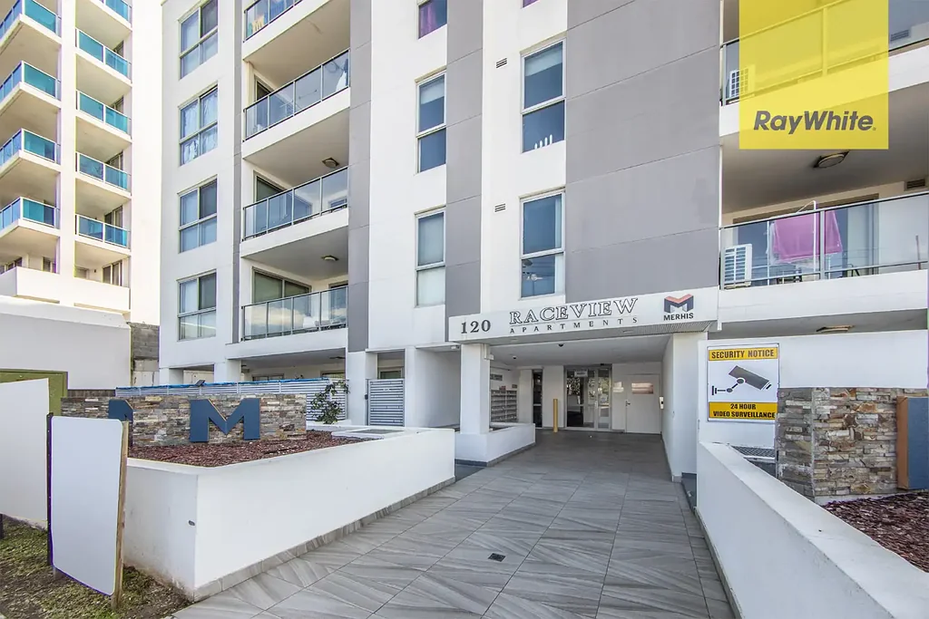 PERFECTLY POSITIONED TWO BEDROOM APARTMENT! COMES FURNISHED or UNFURNISHED