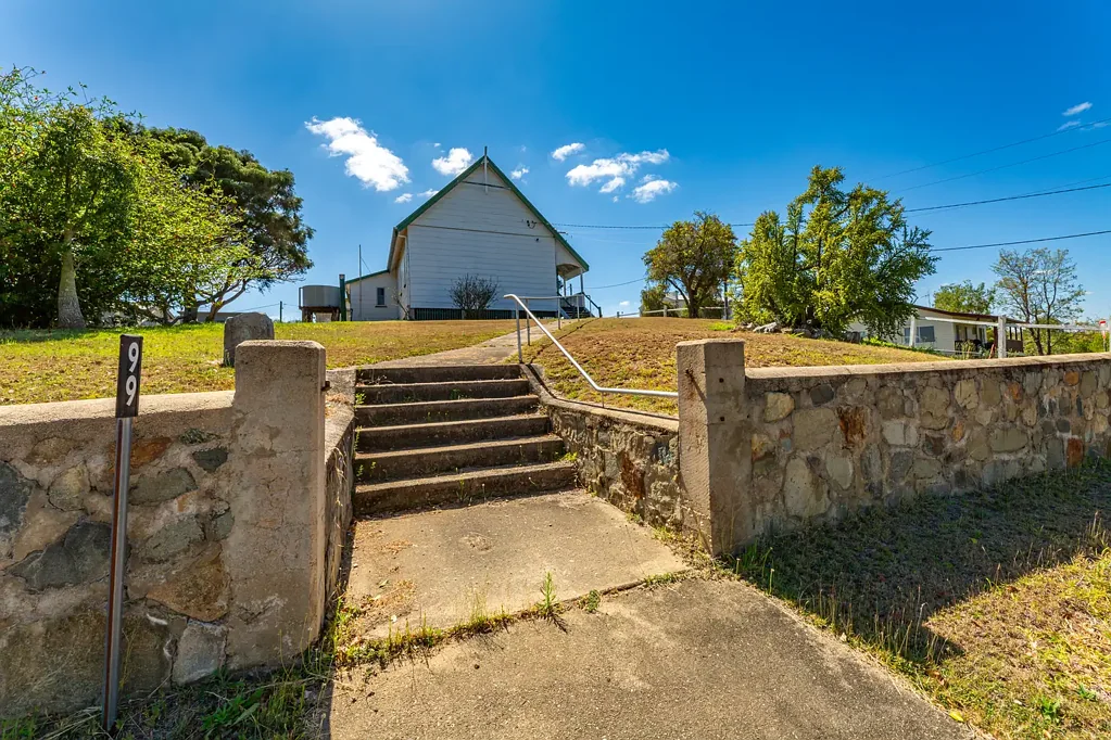 Mount Perry 1房  OWN A PIECE OF HISTORY – HISTORIC CHURCH BUILDING IN BEAUTIFUL MOUNT PERRY