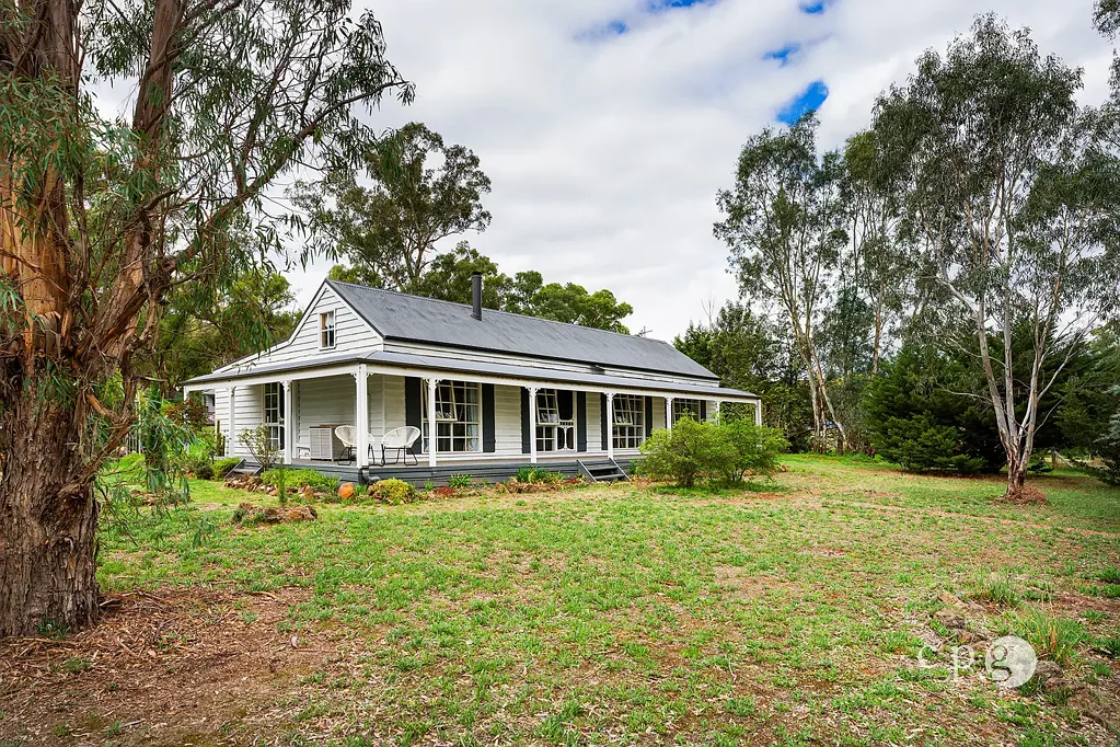 Welshmans Reef 3房  Modern Country Living on Approx. 2.5 Acres