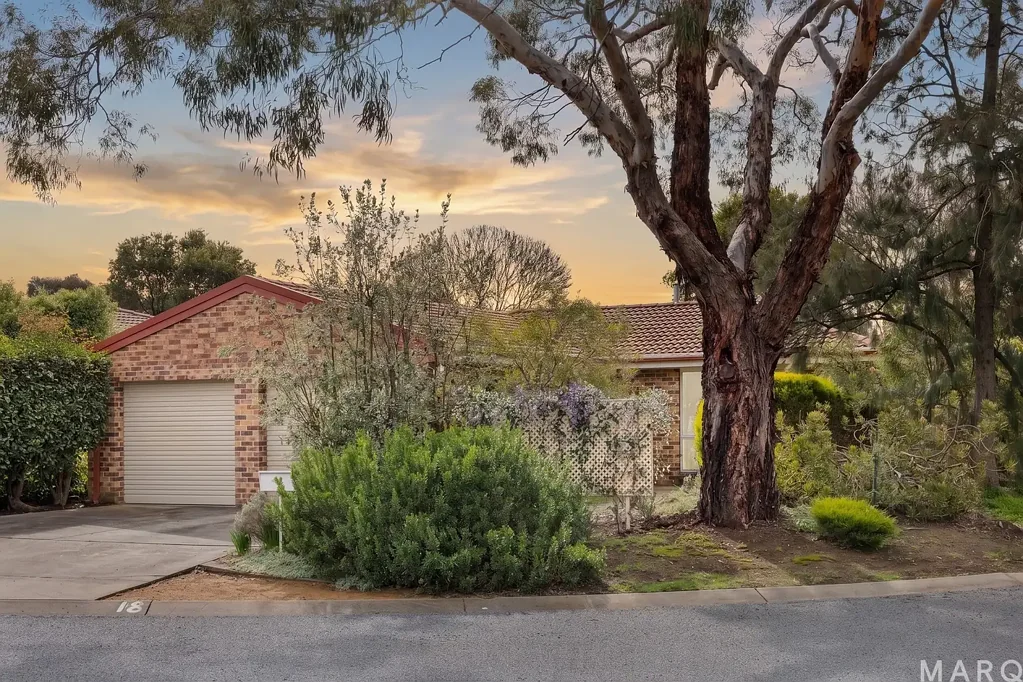 Lyneham 3房  Convenience. Single level. Inner North.