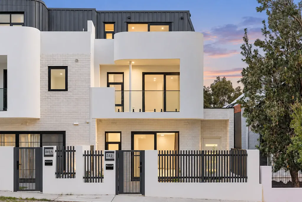 Highgate 4 Bedroom Brand New Three Level Home with Lift | Hyde Park and City Views