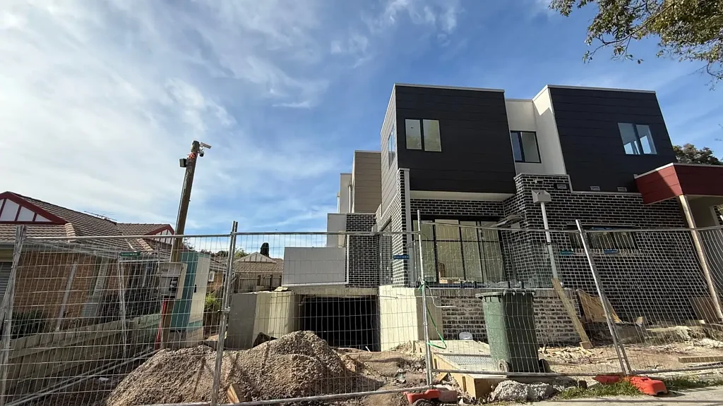 Ringwood 2 Bedroom Brand New Townhouses – Ringwood Lifestyle, Walk to Shops & Station