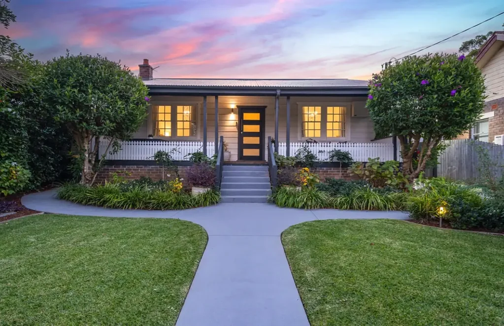 Hunters Hill 5Habitaciones Rare Single Level, Parkside, Pool, Privacy and Flexible Living