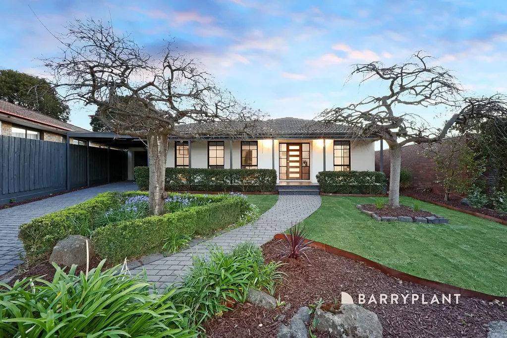 Rowville 4Zimmer SUPERBLY REFINED. EXCEPTIONALLY RENOVATED.