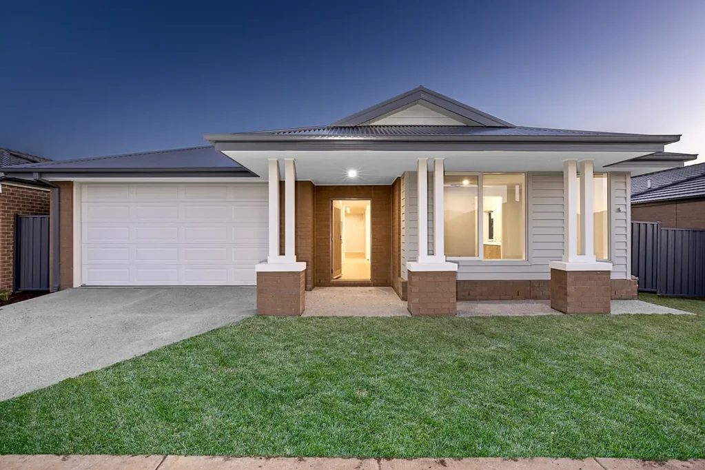 Bonshaw 4ਬੈੱਡਰੂਮ Brand-New Burbank Home with Space, Style and Side Access