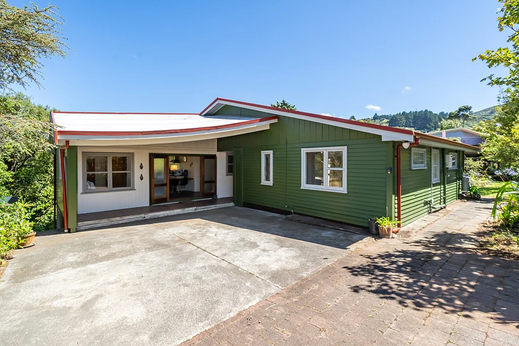 7 Catherine Grove, Tirohanga, Lower Hutt, Wellington