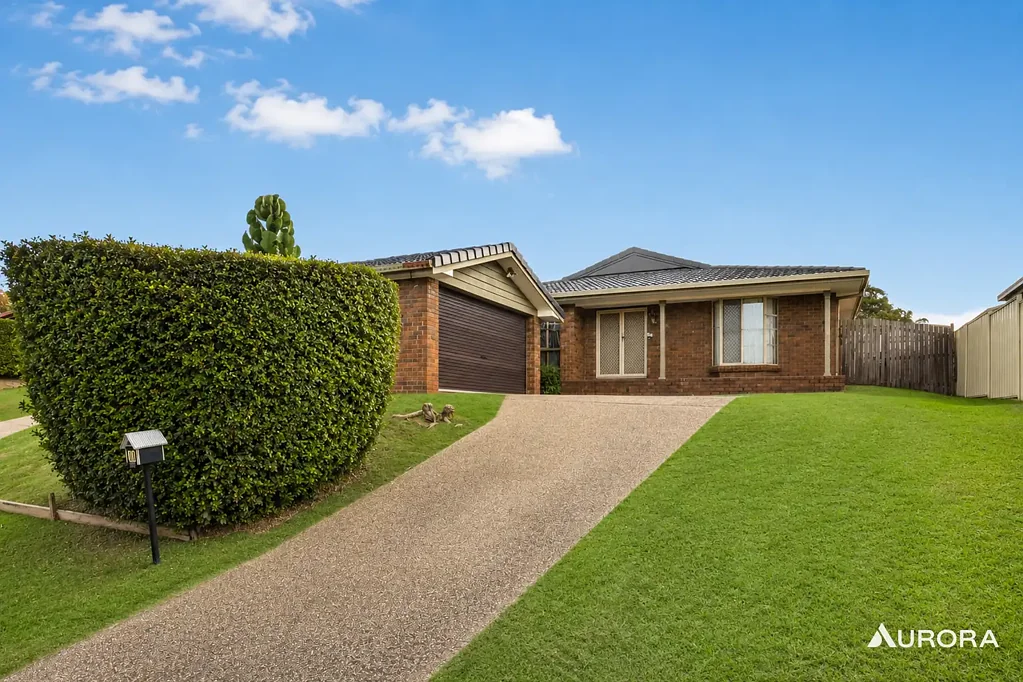 Sunnybank Hills 4房 高地家庭生活，潜力非凡 Elevated Family Living with Exceptional Potential