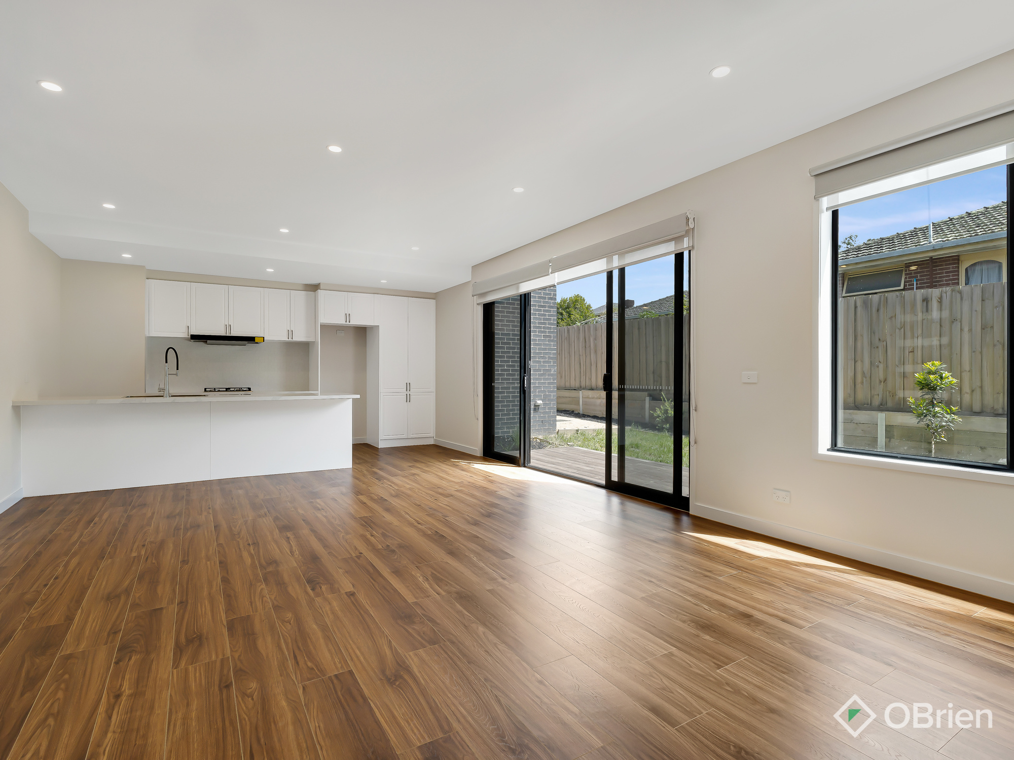 UNIT 2 15 EDINBURGH RD, BAYSWATER VIC 3153, 0房, 0浴, Townhouse