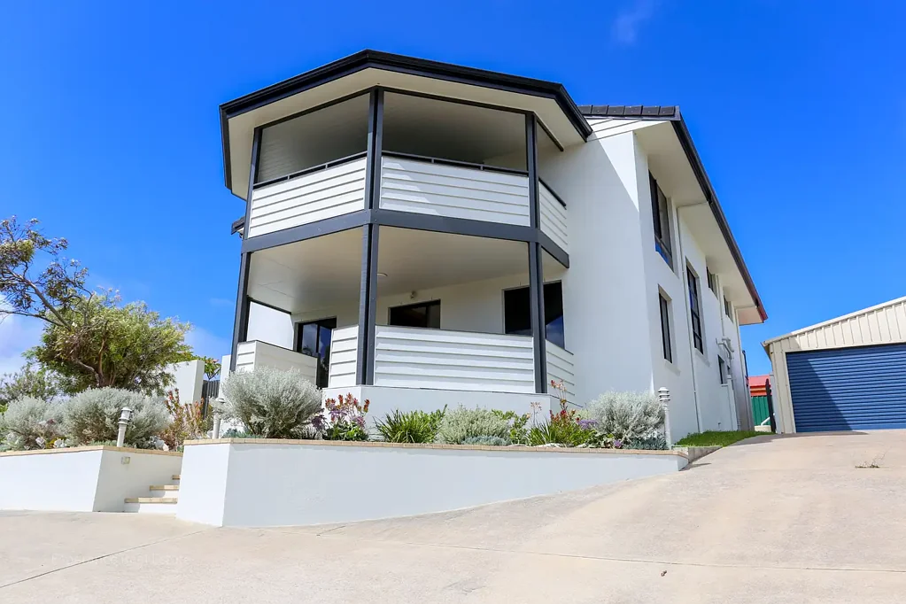 West Beach 4 Bedroom Welcome to 120 Johns Street, West Beach!