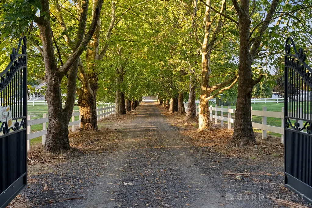 Beaconsfield 7房 7.2英亩庄园私享 高端双厨影院 独立短租住宅 3公顷土地储备 周界安全围栏 The Ultimate Generational Sanctuary: Dual-Residence Luxury Estate & High-Yield Potential & Strategic Dual Access Land Bank