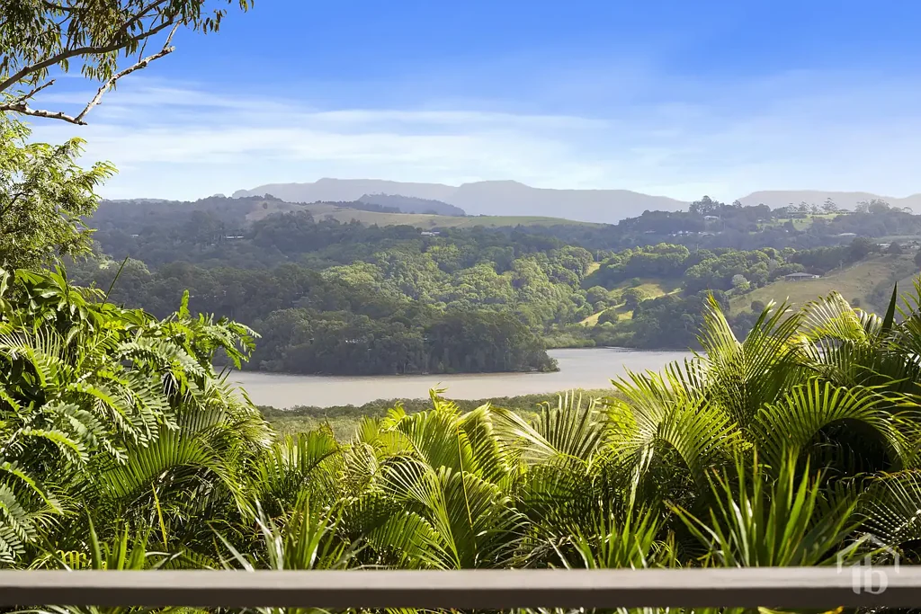 Tweed Heads South 3ห้องนอน Elevated Contemporary Living with Broadwater Views