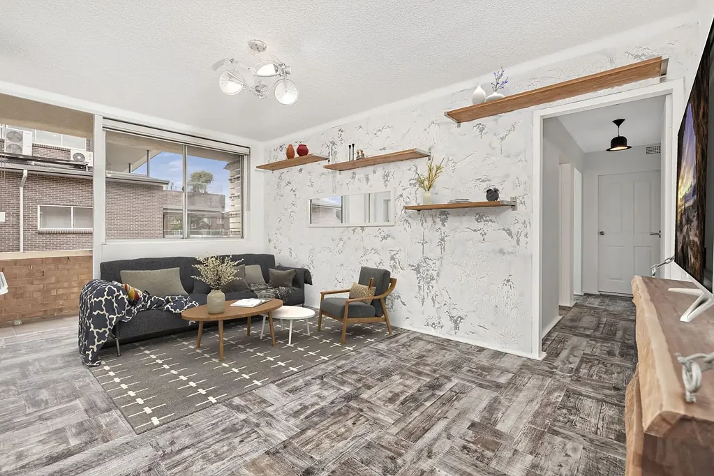 UNIQUE AND TASTEFULLY RENOVATED APARTMENT